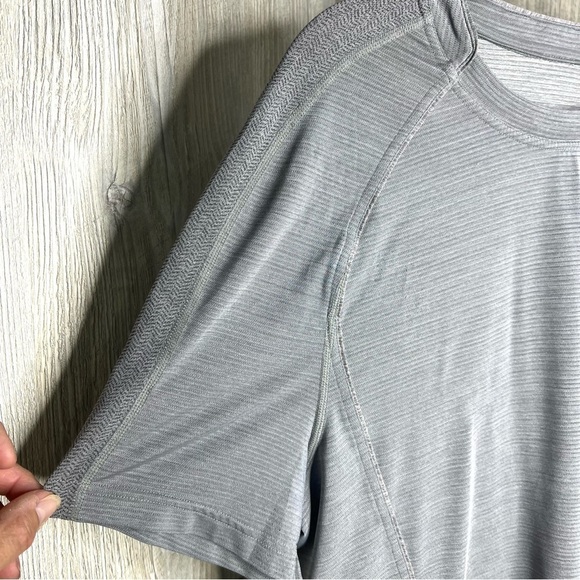lululemon athletica Gray Short Sleeve Tee - Picture 3 of 7